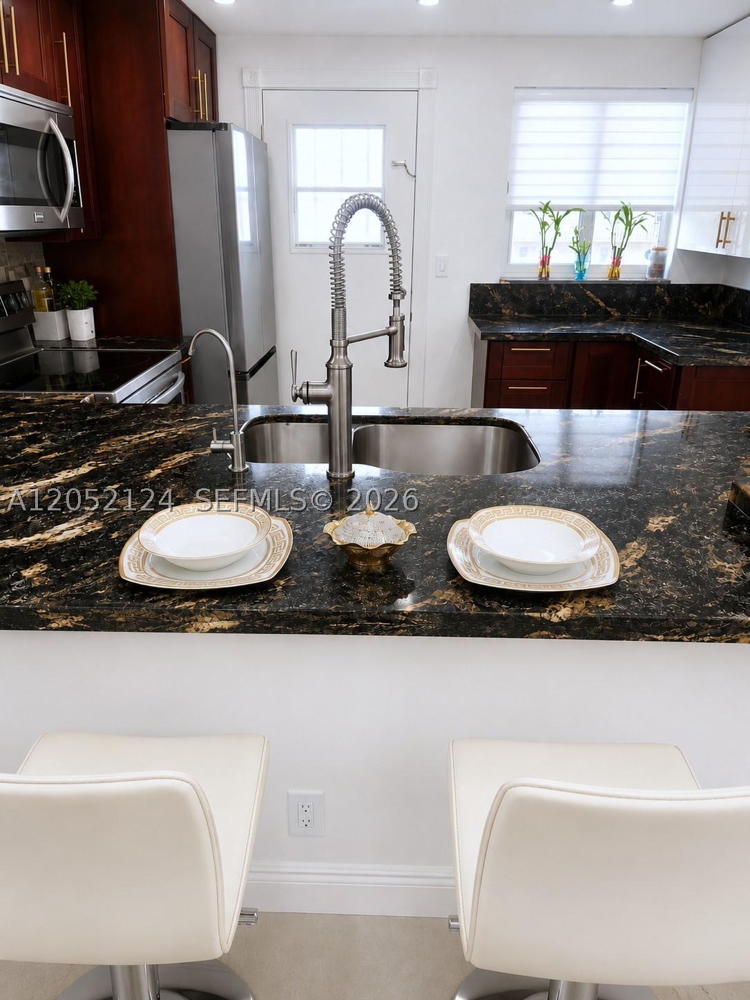 MEADOWBROOK TOWERS CONDO - Residential Lease