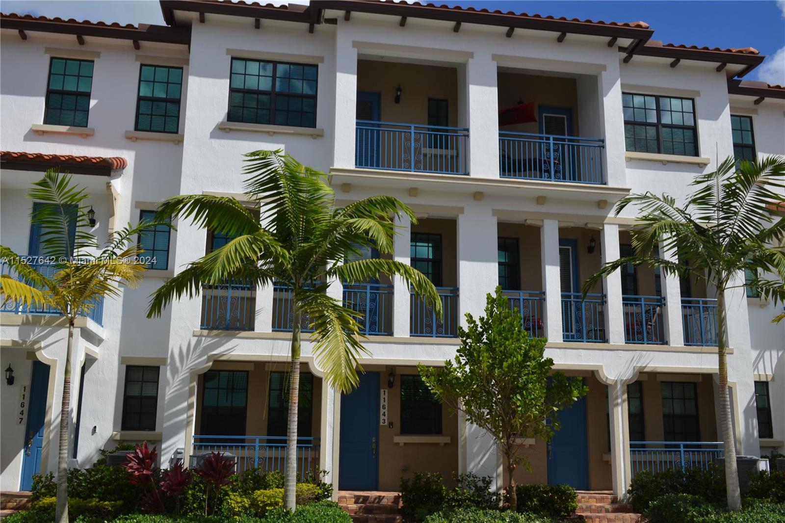 PEMBROKE LAKES SOUTH - Residential Lease