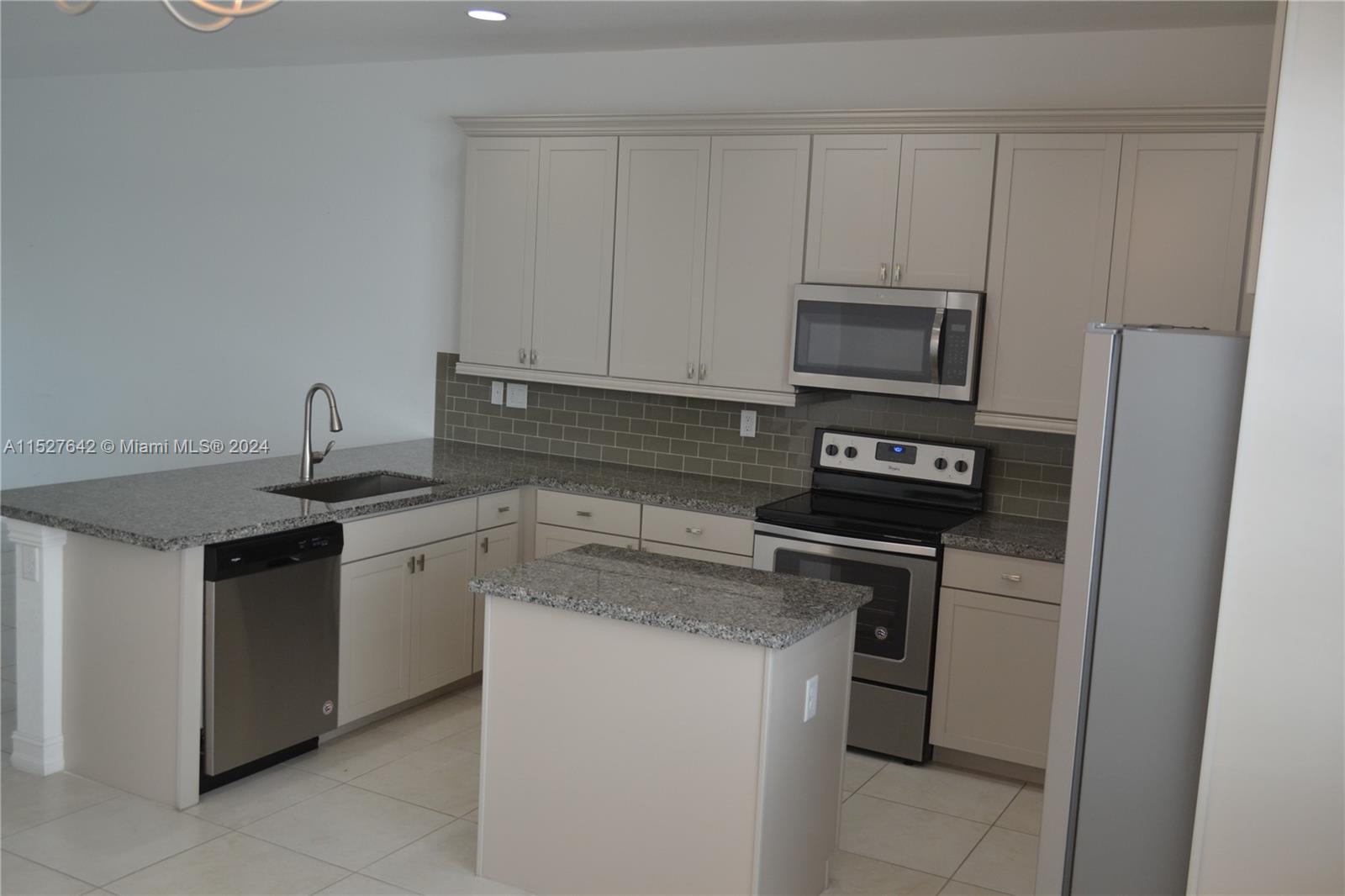PEMBROKE LAKES SOUTH - Residential Lease