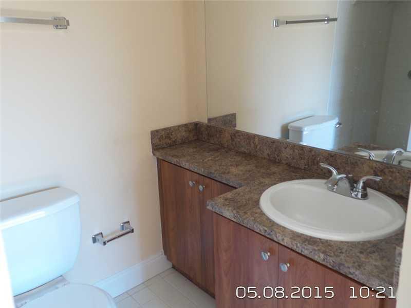 LAKESHORE AT UNIVERSITY P - Residential Lease