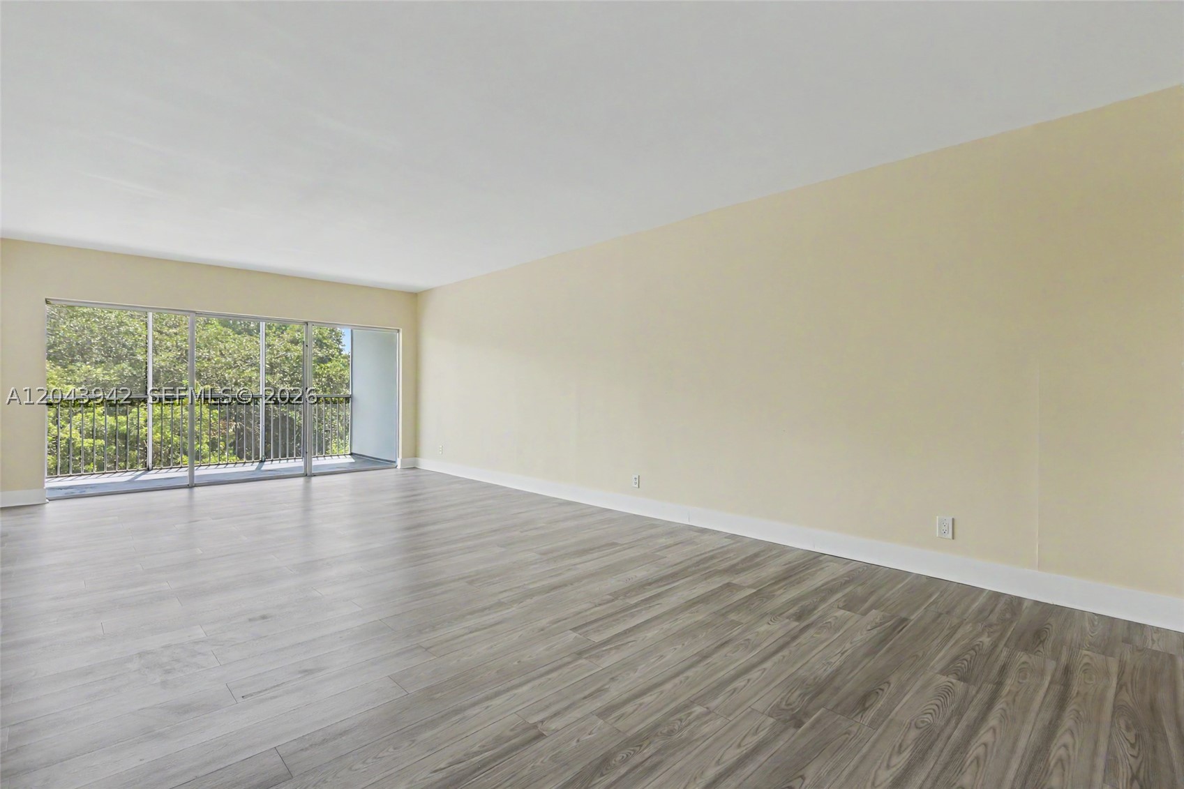 NO 12 PALM-AIRE COUNTRY C - Residential Lease