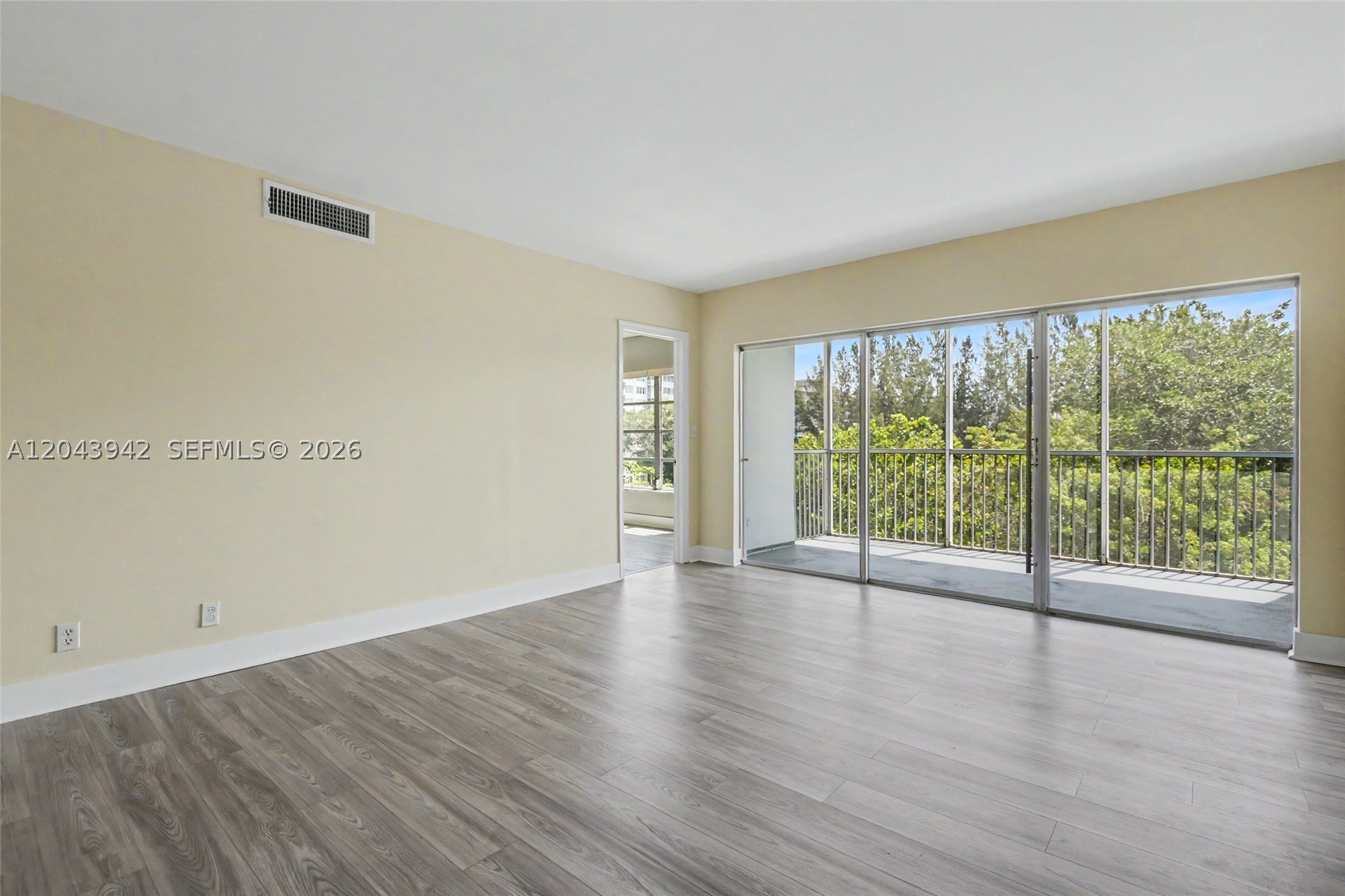 NO 12 PALM-AIRE COUNTRY C - Residential Lease