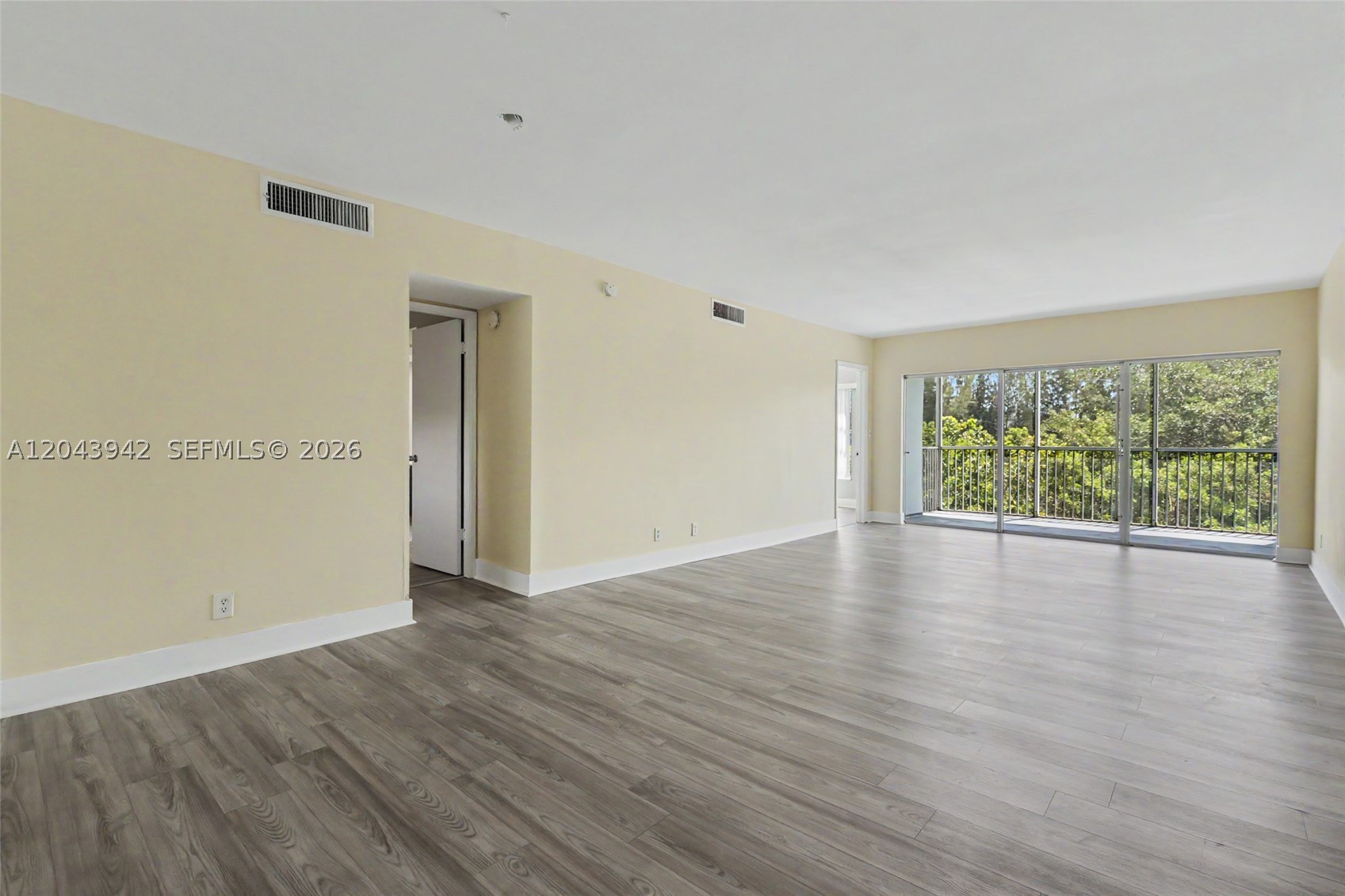 NO 12 PALM-AIRE COUNTRY C - Residential Lease