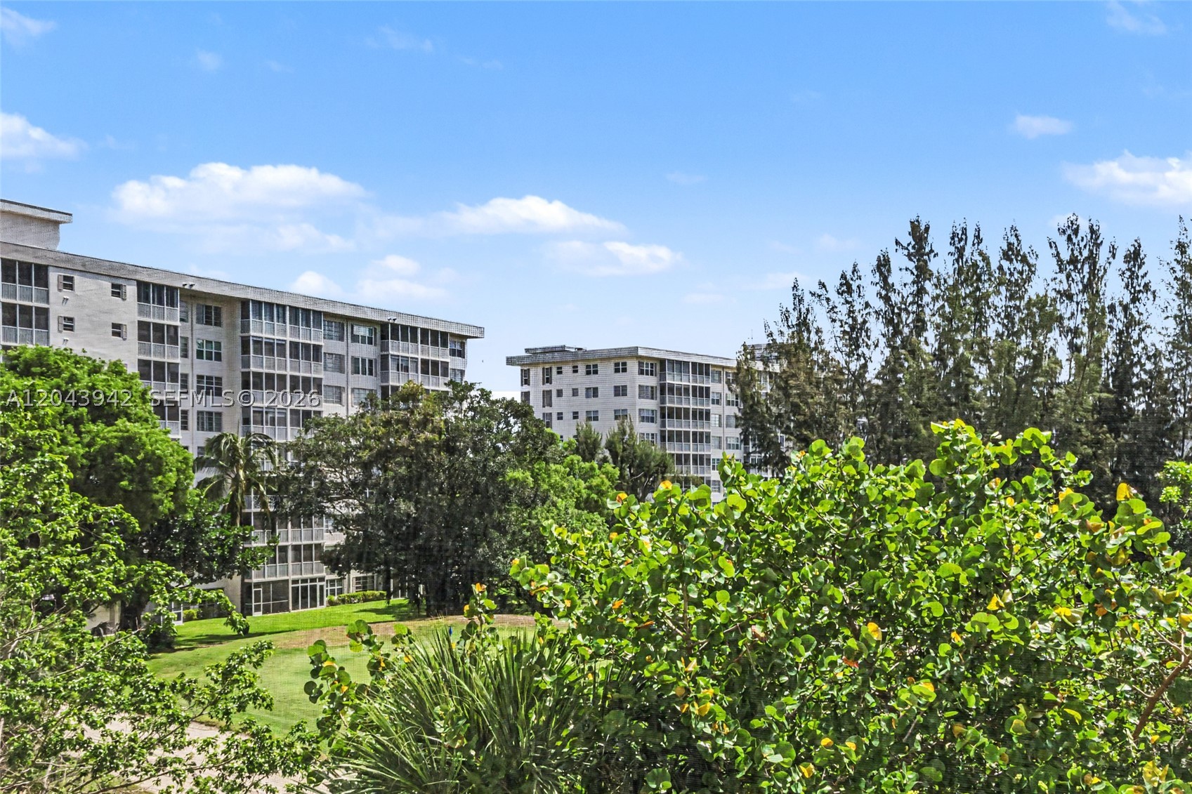 NO 12 PALM-AIRE COUNTRY C - Residential Lease