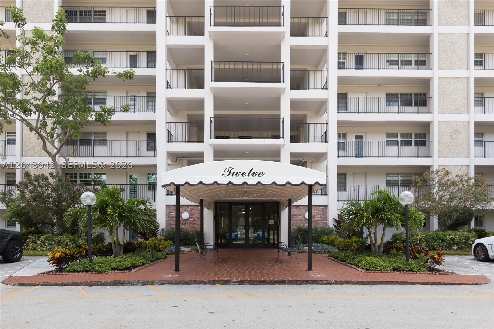 NO 12 PALM-AIRE COUNTRY C - Residential Lease