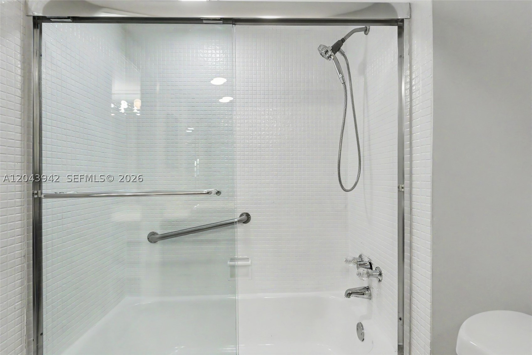 NO 12 PALM-AIRE COUNTRY C - Residential Lease