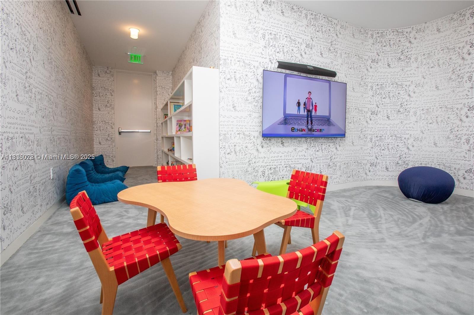 JADE SIGNATURE CONDO - Residential