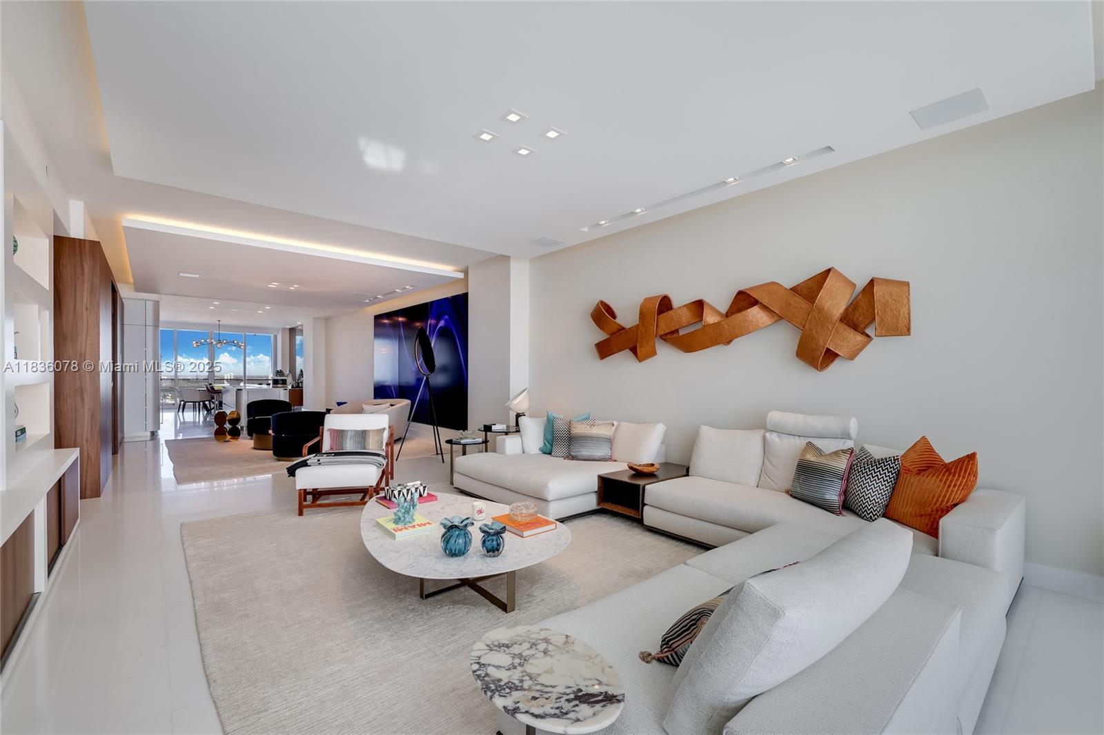 JADE SIGNATURE CONDO - Residential