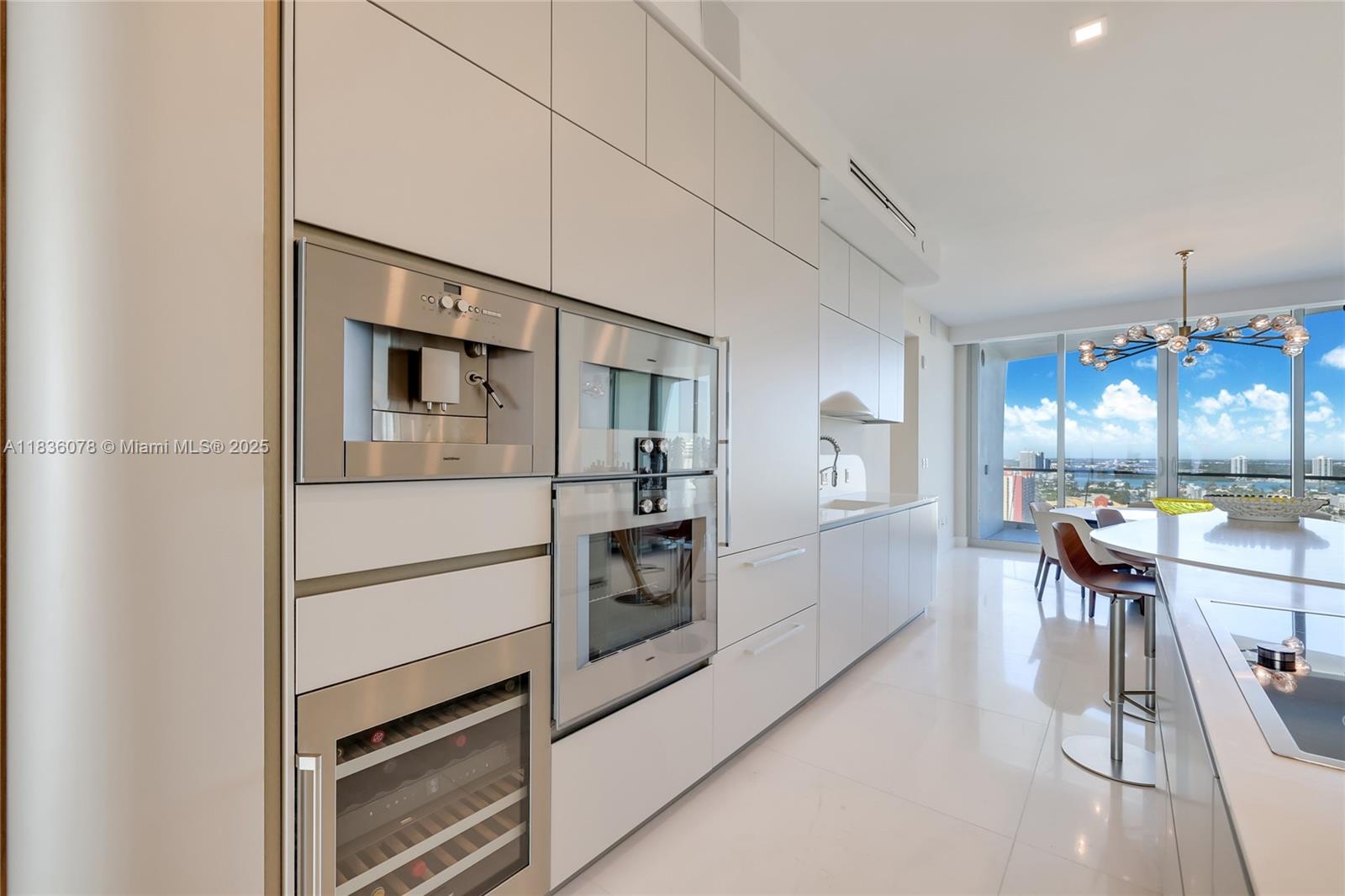 JADE SIGNATURE CONDO - Residential