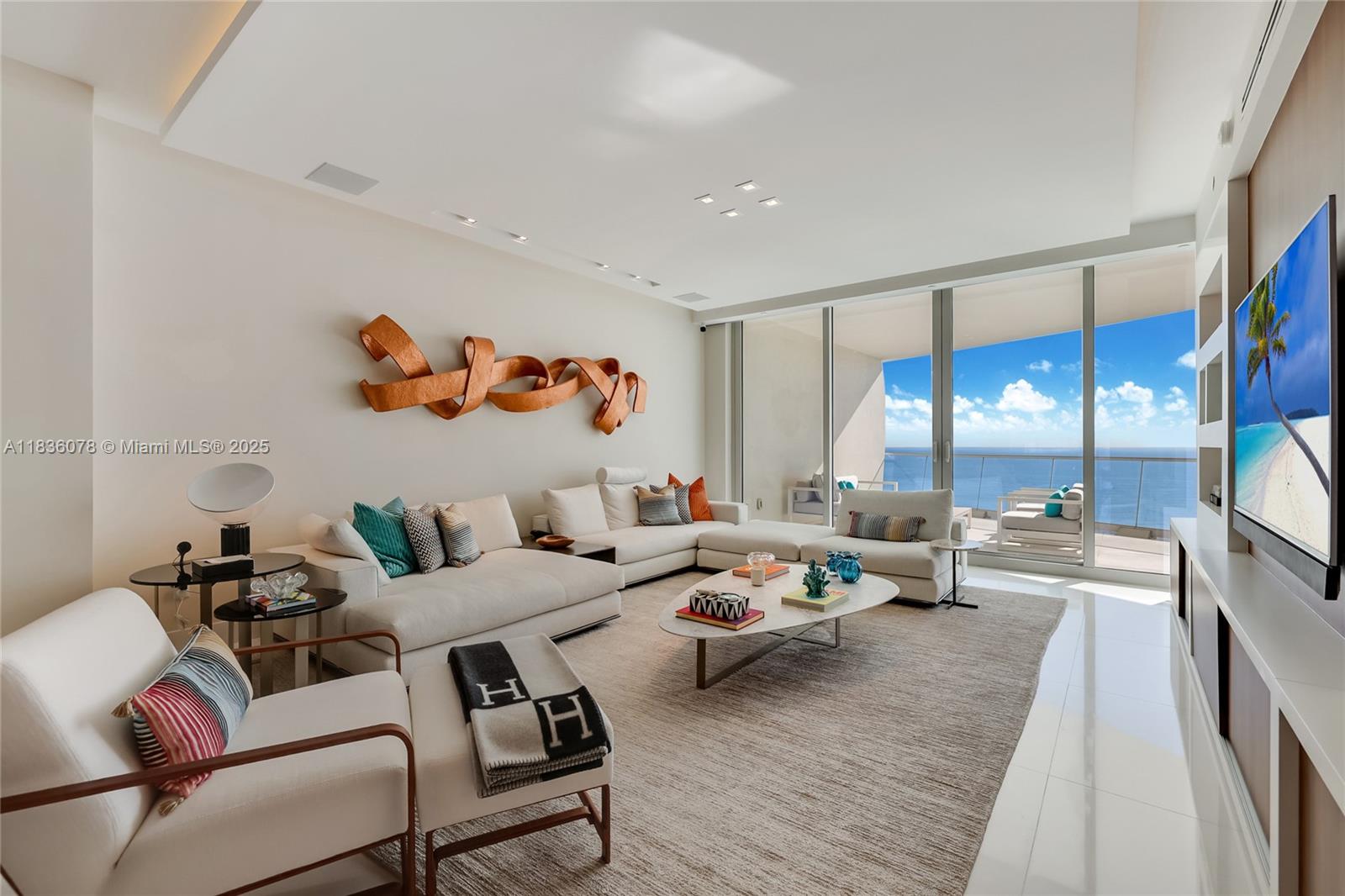 JADE SIGNATURE CONDO - Residential