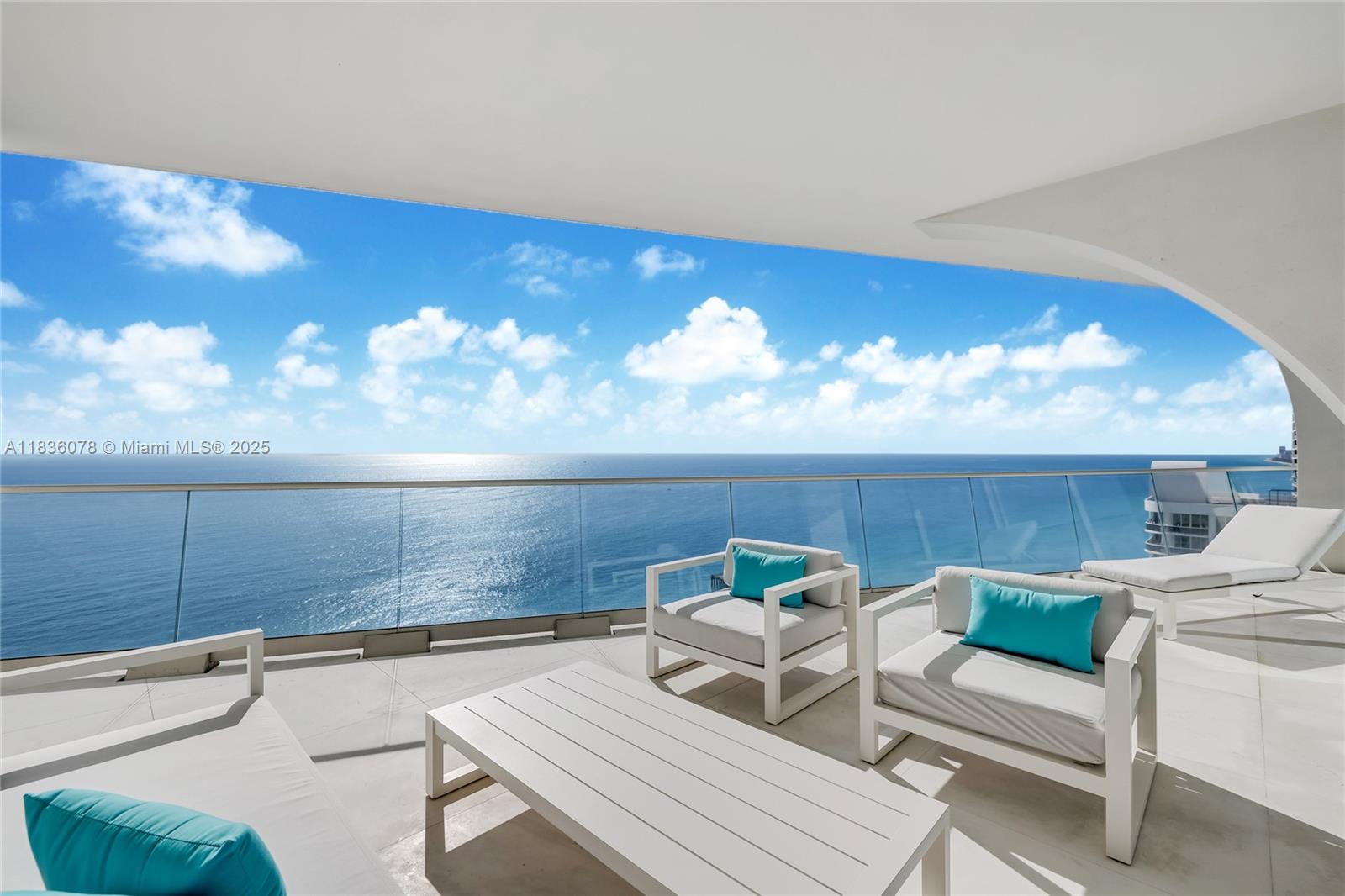 JADE SIGNATURE CONDO - Residential