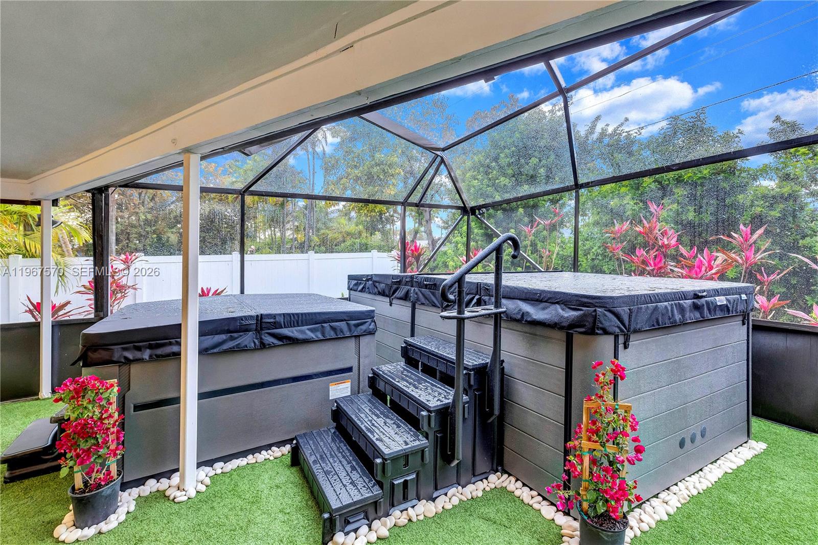 CENTRAL GOLF SEC OF HOLLY - Residential