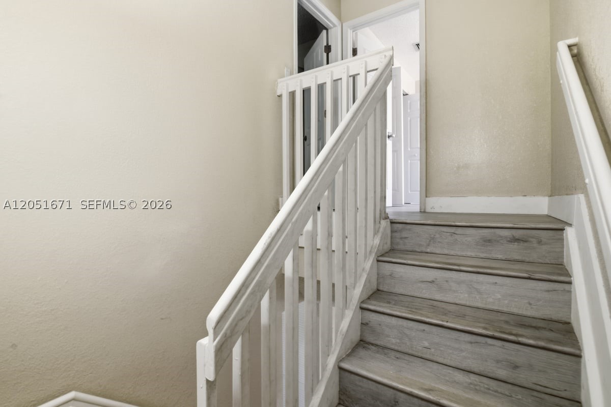 VISTA ALEGRE TOWNHOMES VI - Residential