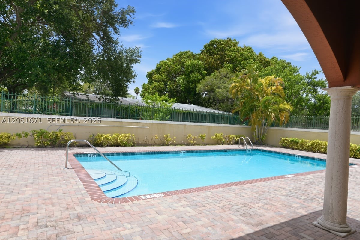 VISTA ALEGRE TOWNHOMES VI - Residential