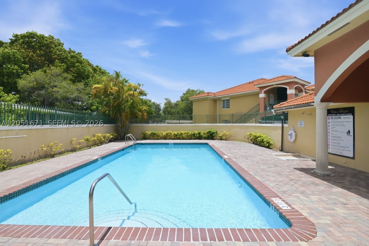 VISTA ALEGRE TOWNHOMES VI - Residential