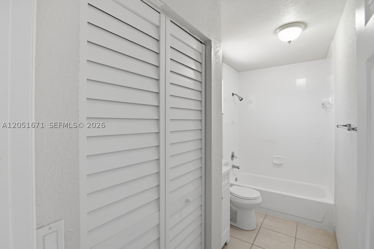 VISTA ALEGRE TOWNHOMES VI - Residential
