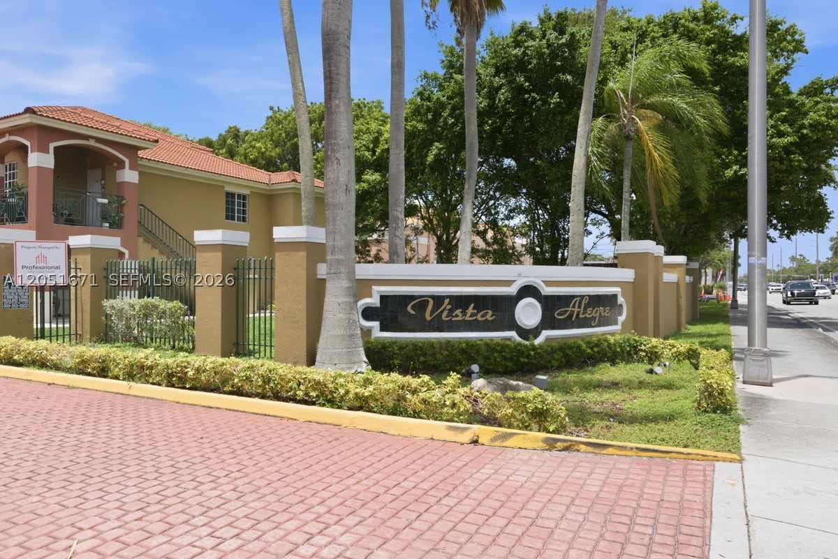 VISTA ALEGRE TOWNHOMES VI - Residential