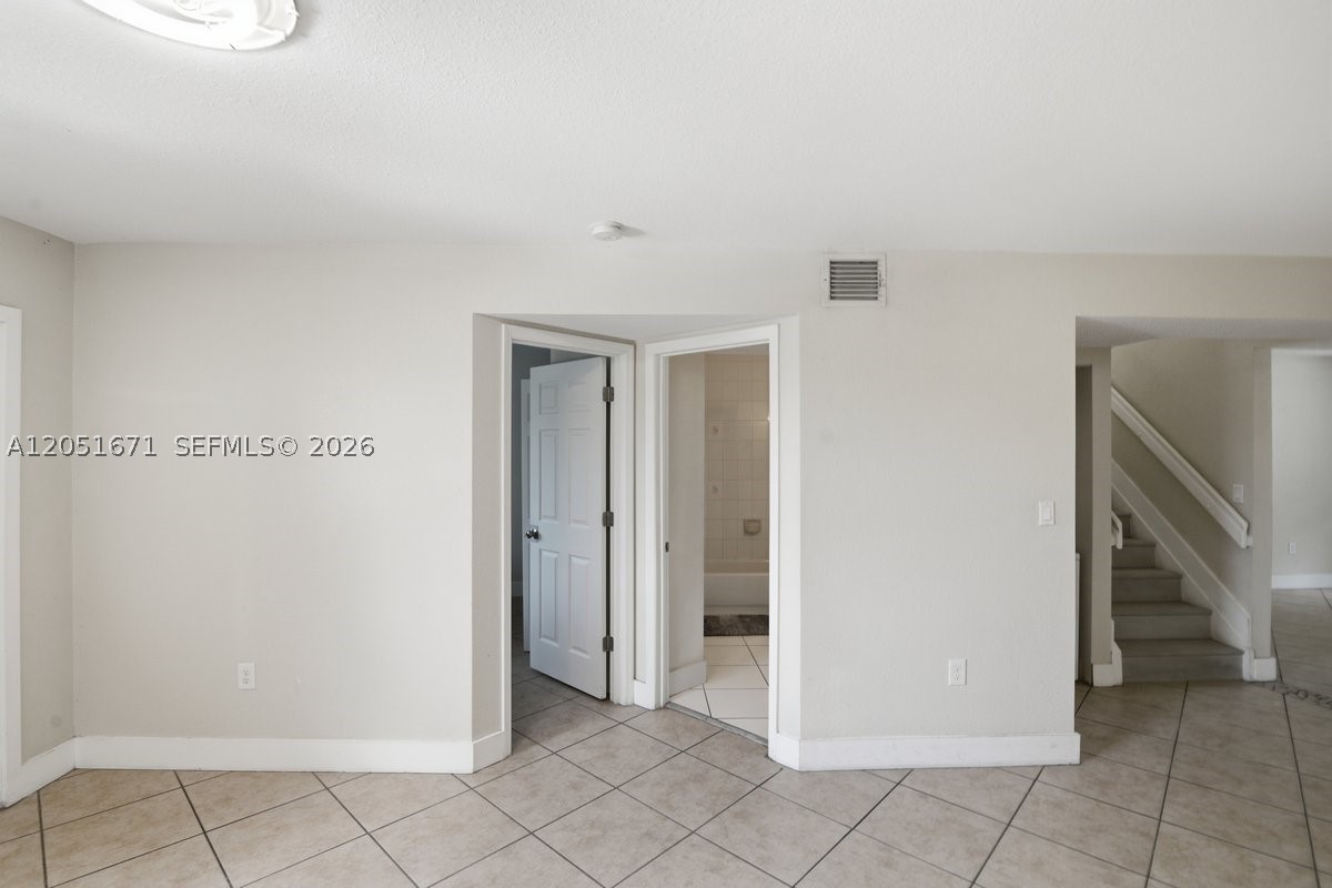 VISTA ALEGRE TOWNHOMES VI - Residential