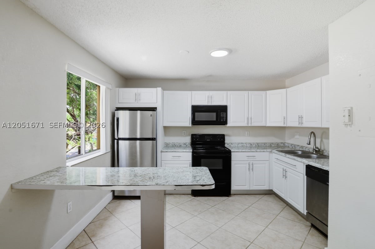 VISTA ALEGRE TOWNHOMES VI - Residential