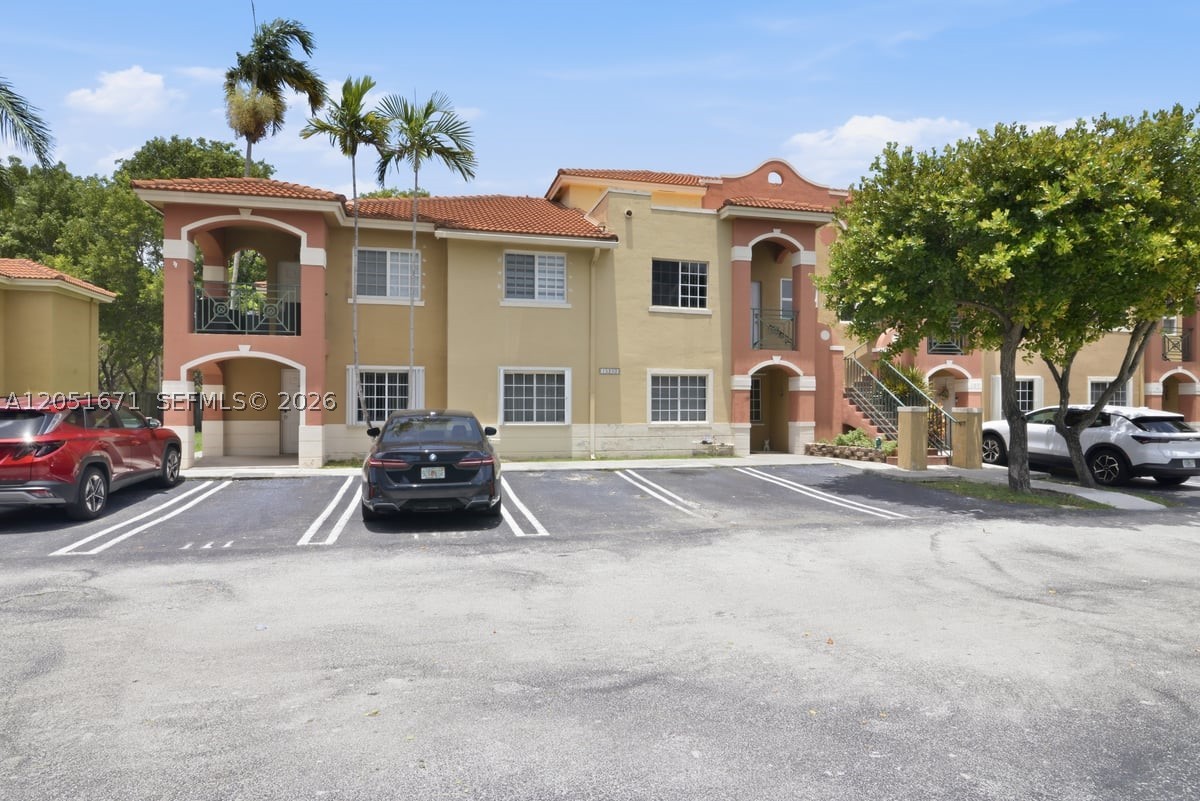 VISTA ALEGRE TOWNHOMES VI - Residential