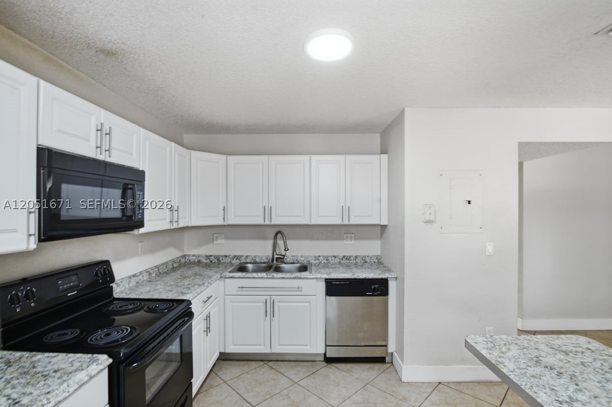 VISTA ALEGRE TOWNHOMES VI - Residential