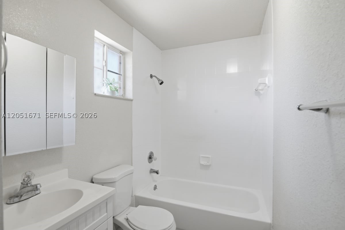 VISTA ALEGRE TOWNHOMES VI - Residential