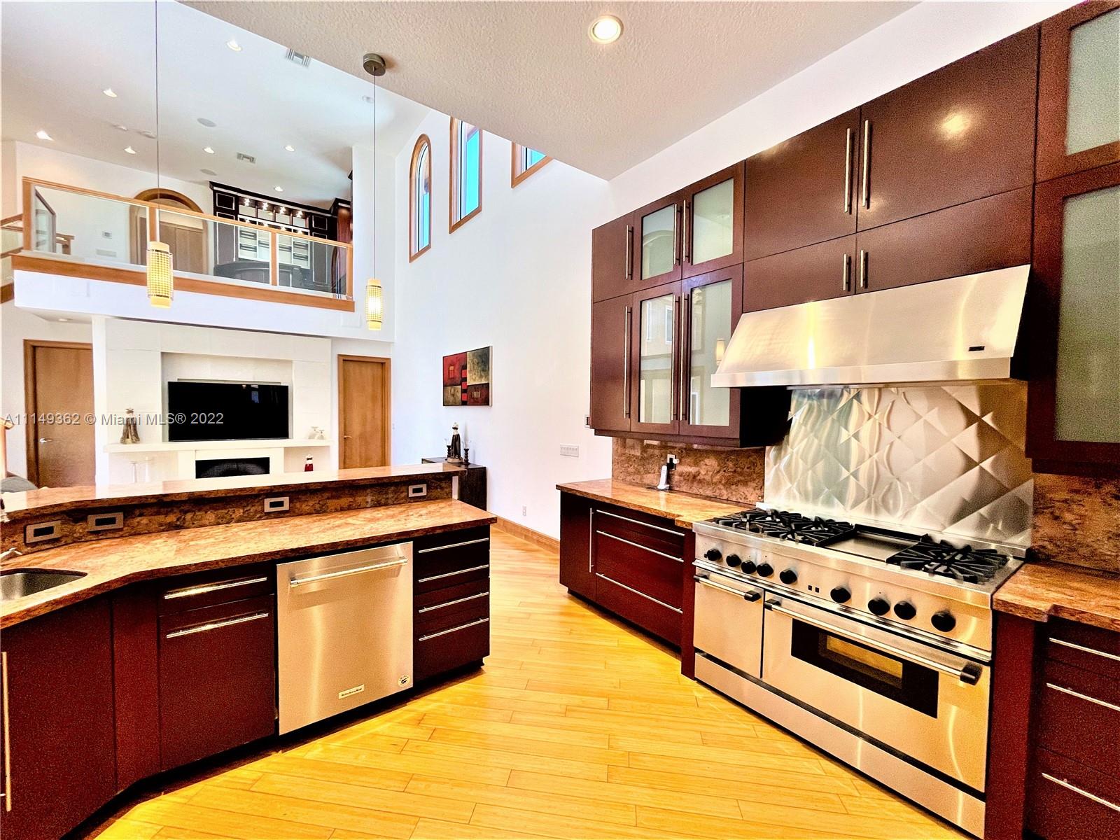 HAWKS LANDING/ENCLAVE - Residential