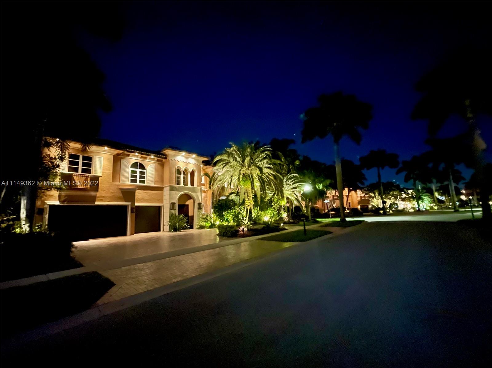 HAWKS LANDING/ENCLAVE - Residential