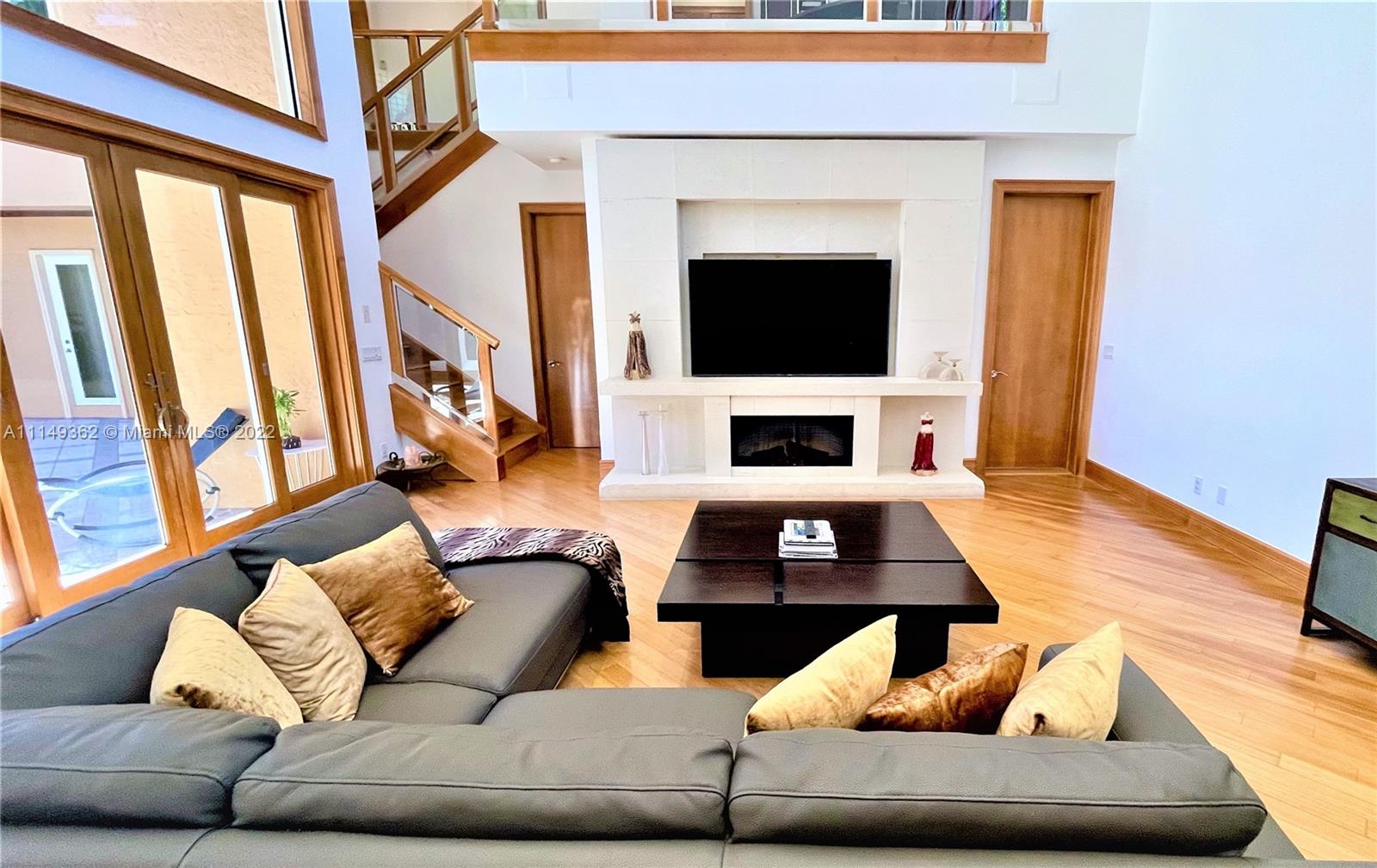 HAWKS LANDING/ENCLAVE - Residential