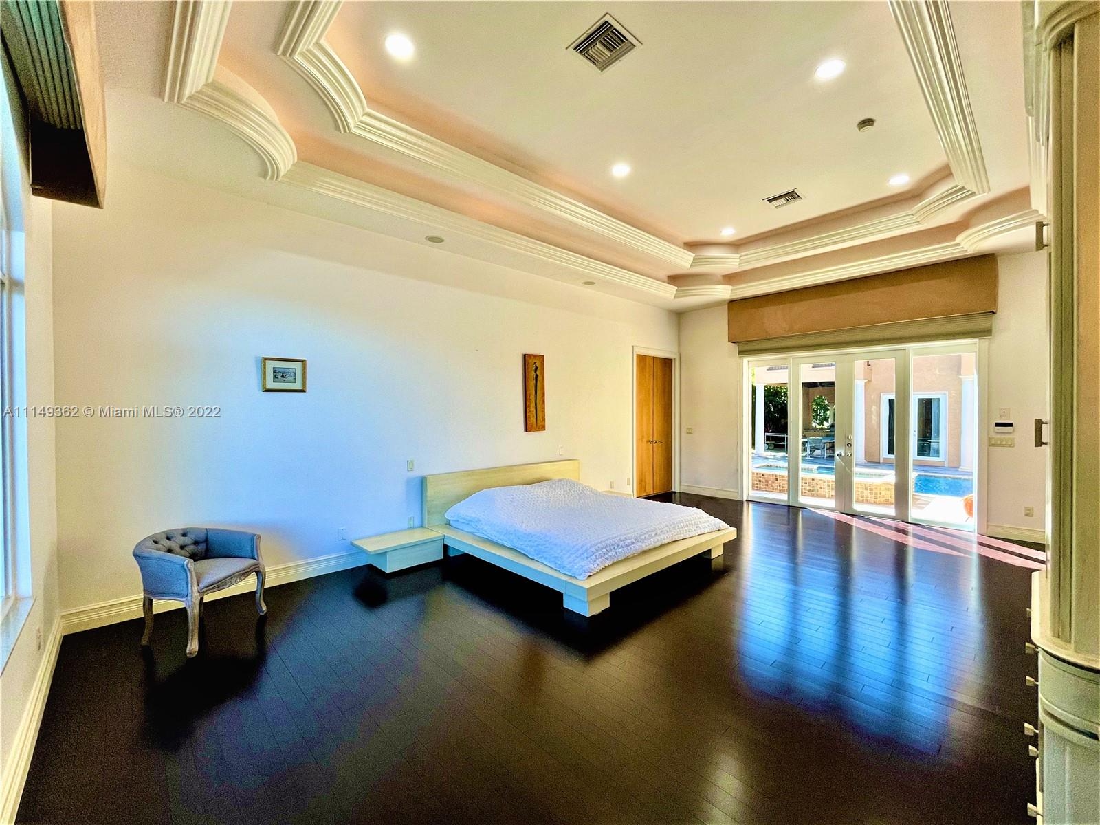 HAWKS LANDING/ENCLAVE - Residential