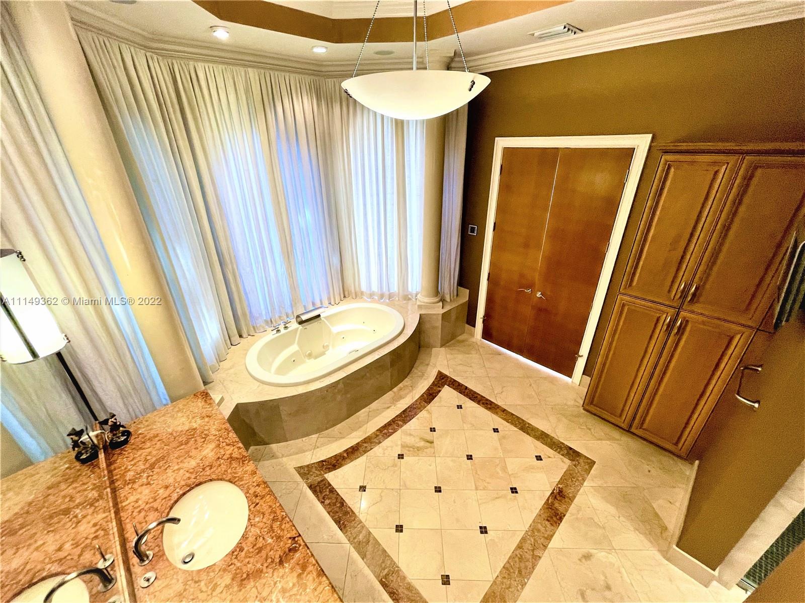HAWKS LANDING/ENCLAVE - Residential