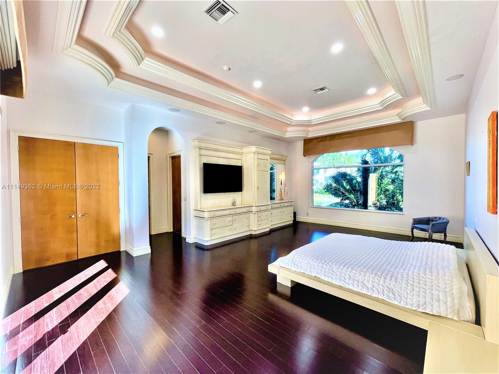 HAWKS LANDING/ENCLAVE - Residential
