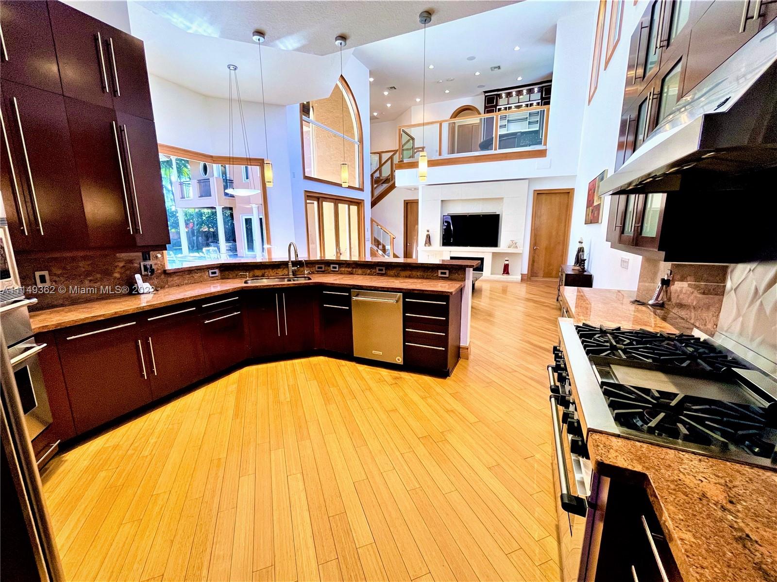 HAWKS LANDING/ENCLAVE - Residential