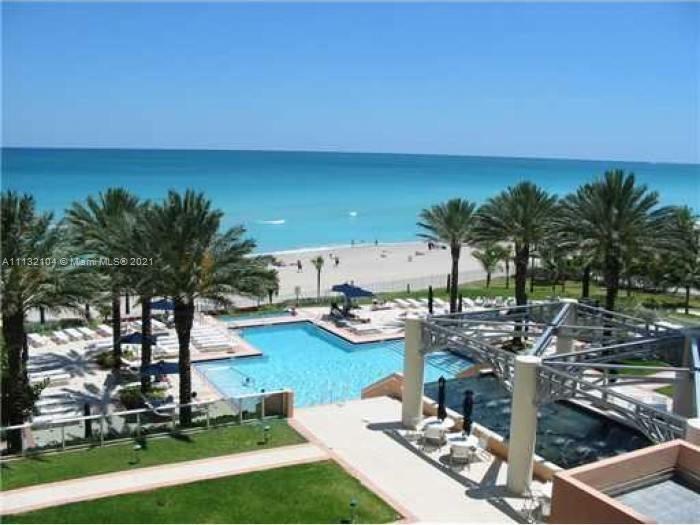 2BD 2/1 BATH, BEAUTIFUL UNIT WITH OCEAN AND CITY VIEWS. SEPARATE LAUNDRY ROOM. RESORT STYLE LIVING WITH RESTAURANT, TENNIS COURT, POOL, SPA, FITNESS CENTER, BBQ, VALET PARKING AND 24H SECURITY. CONVENIENT TO FT LAUDERDALE AIRPORT, MINUTES TO AVENTURA MALL, SOUTH BEACH & DOWNTOWN FT. LAUDERDALE.