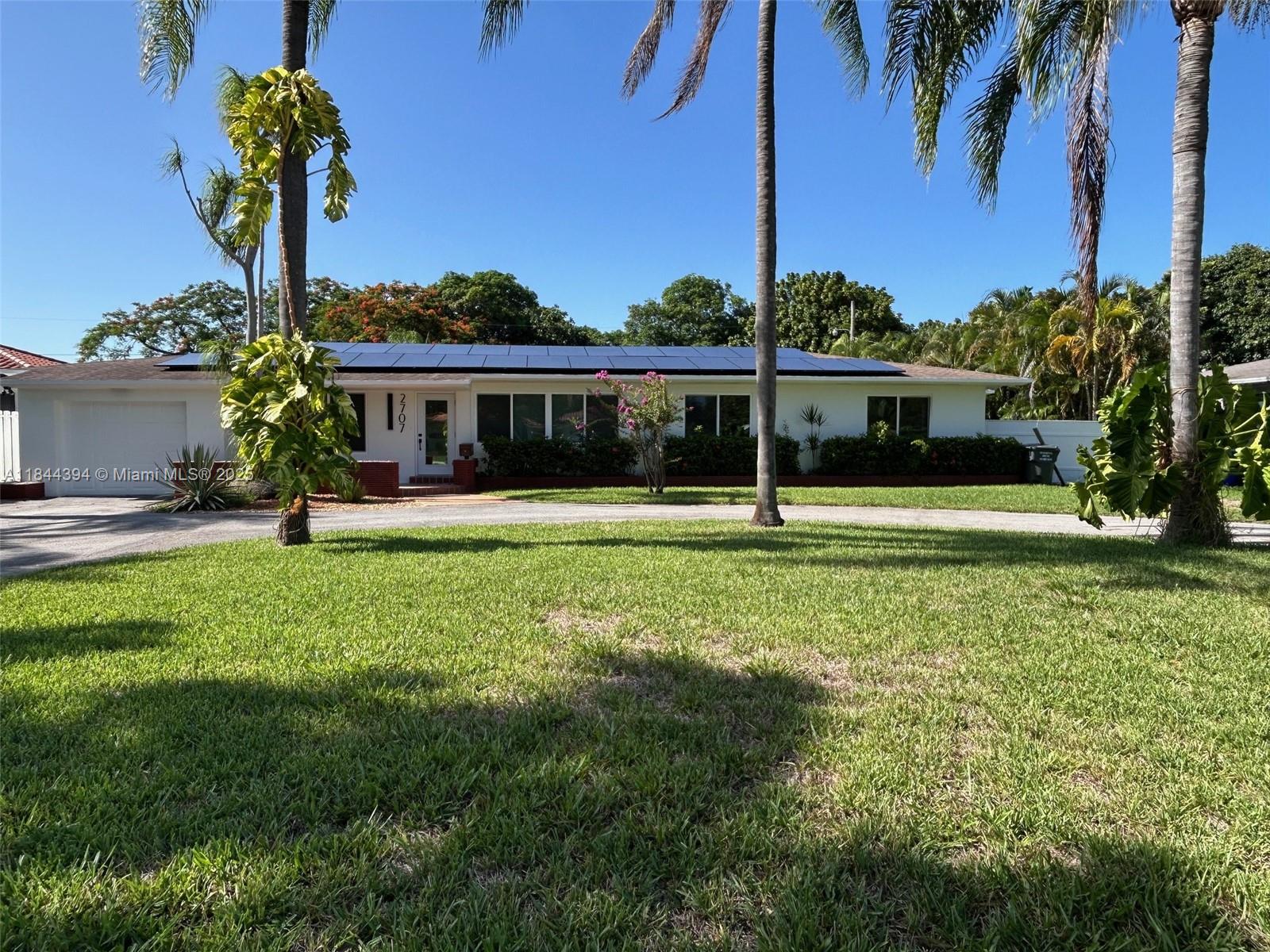 HOLLYWOOD LITTLE RANCHES - Residential Lease