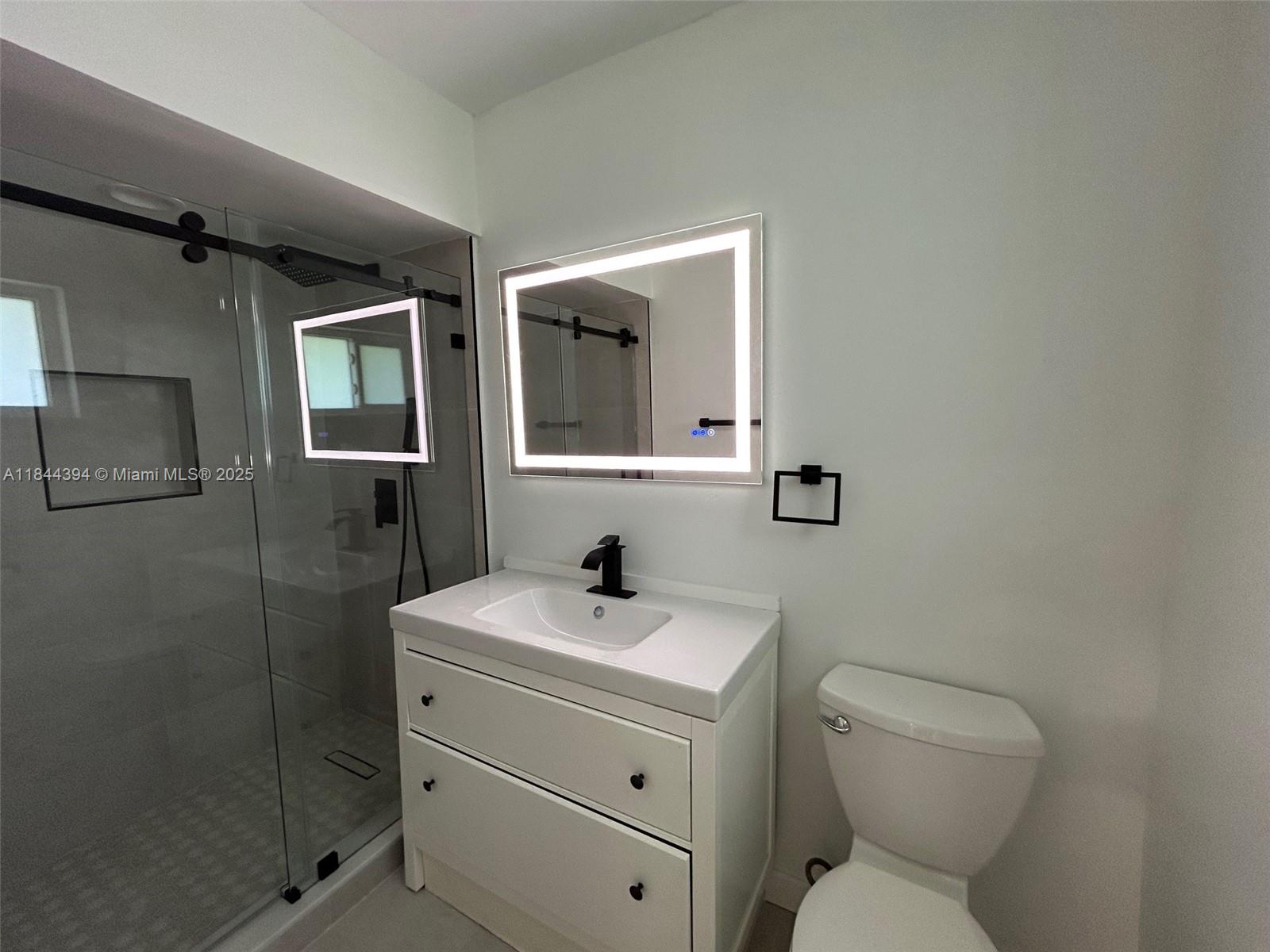 HOLLYWOOD LITTLE RANCHES - Residential Lease