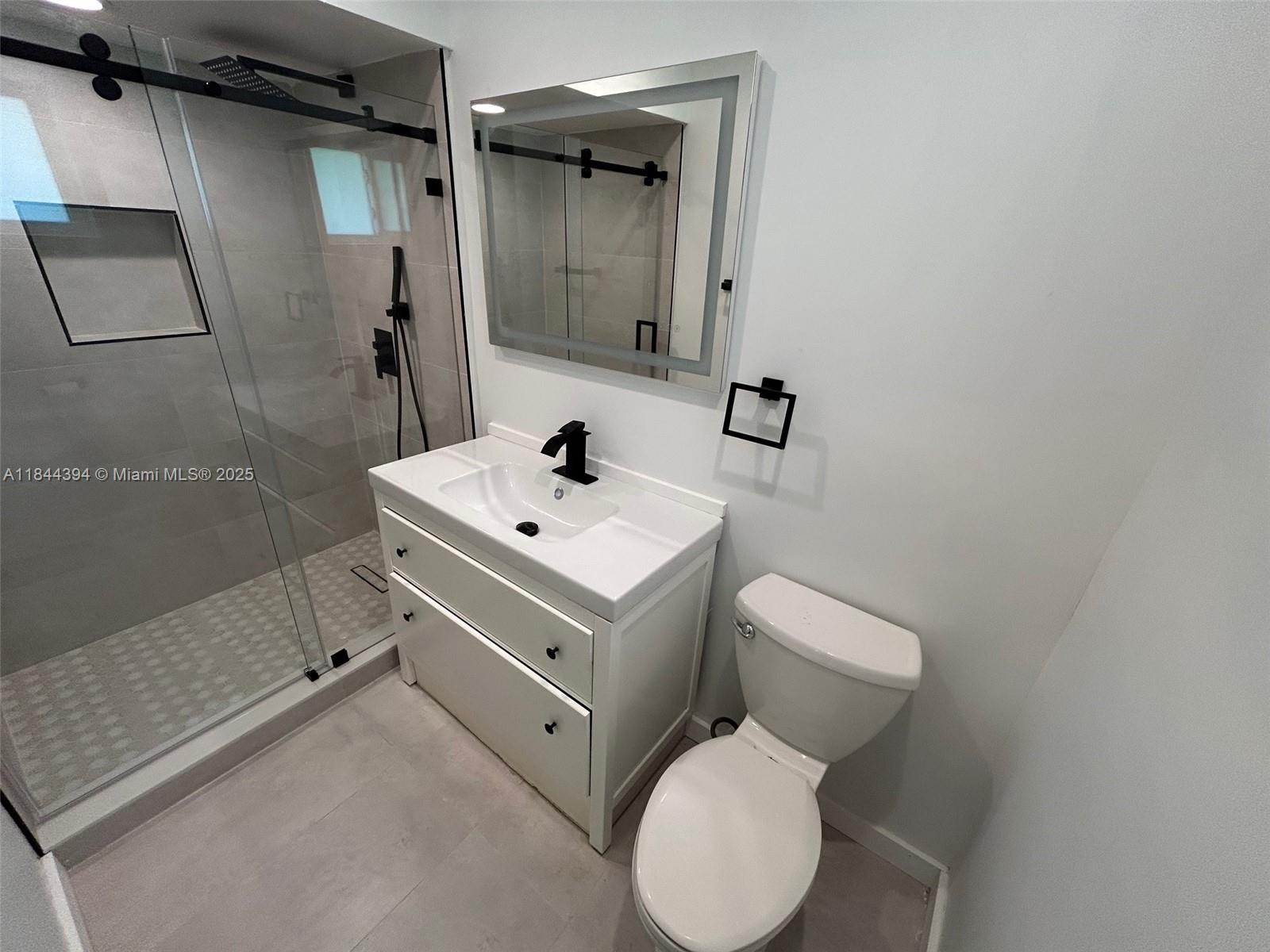 HOLLYWOOD LITTLE RANCHES - Residential Lease