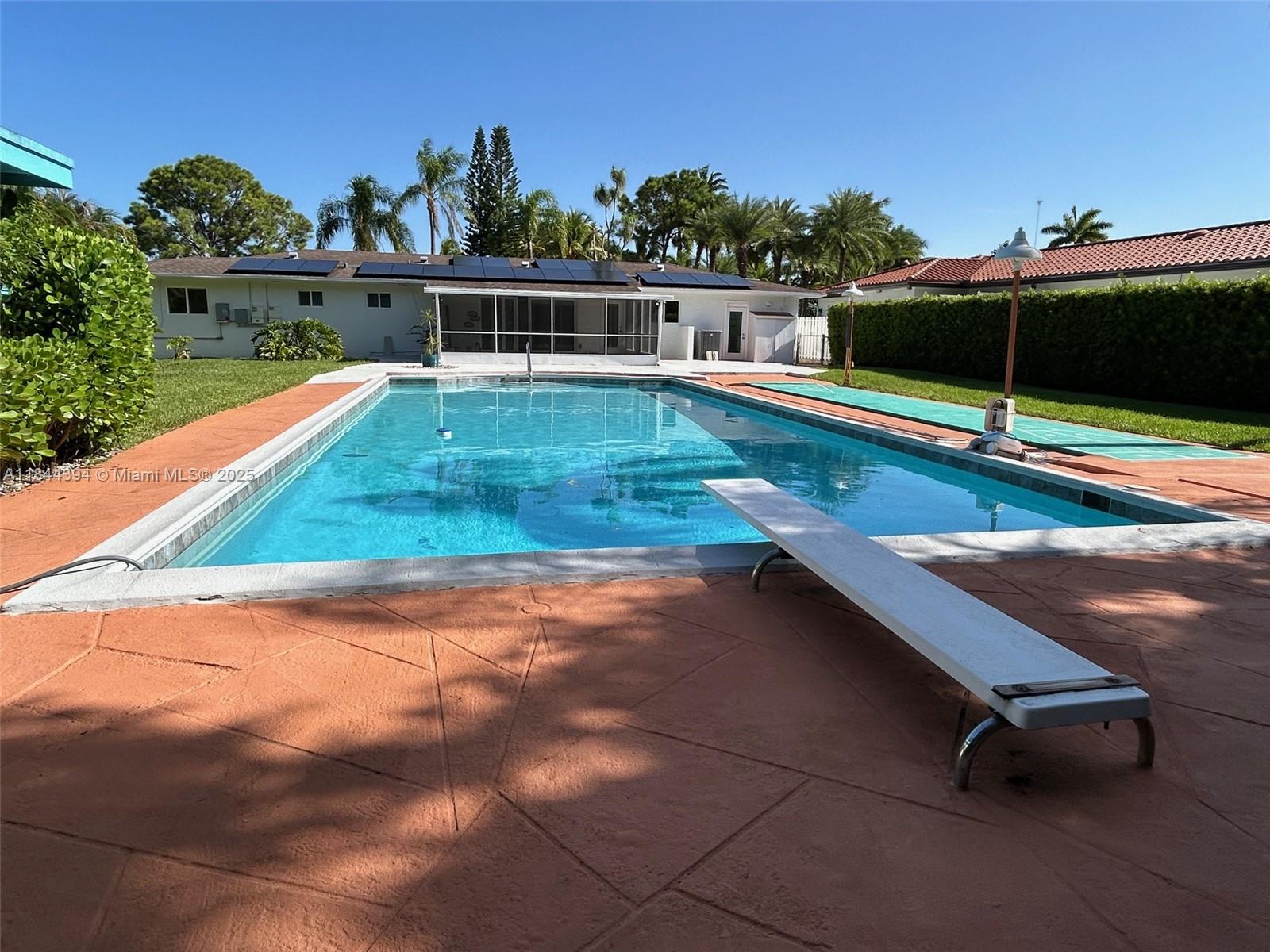 HOLLYWOOD LITTLE RANCHES - Residential Lease