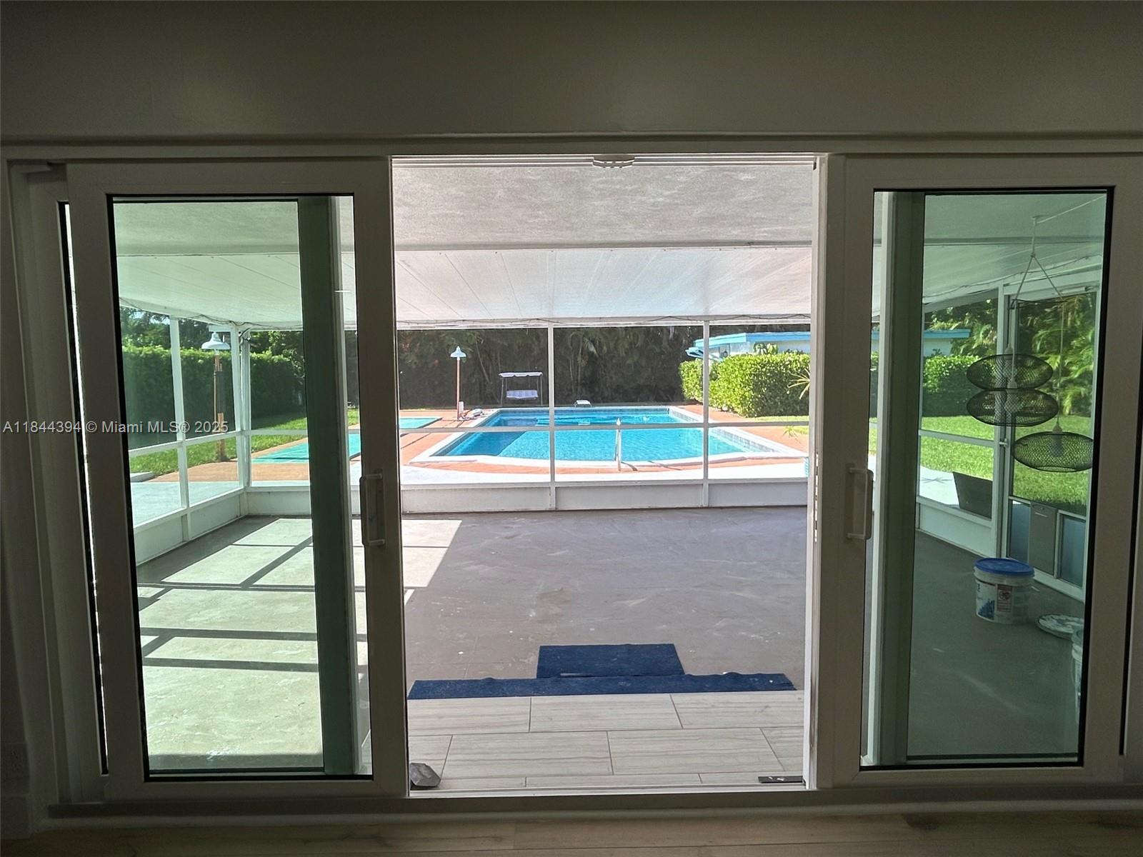 HOLLYWOOD LITTLE RANCHES - Residential Lease