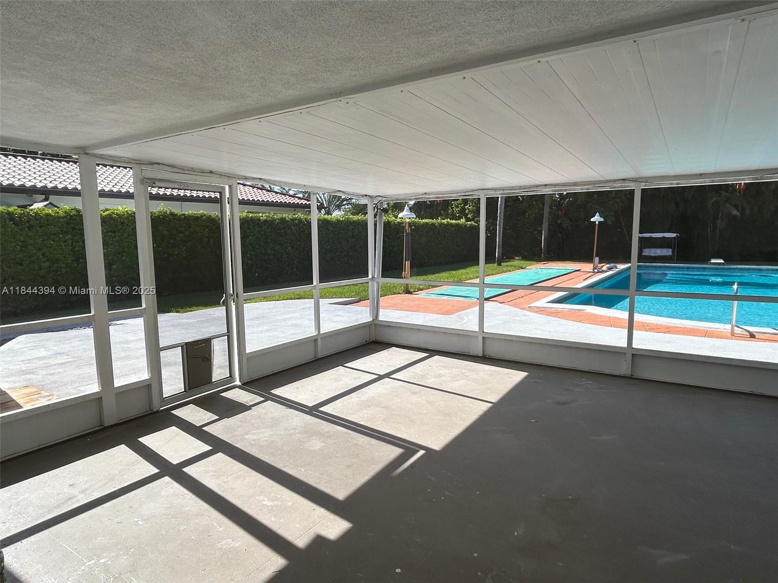 HOLLYWOOD LITTLE RANCHES - Residential Lease