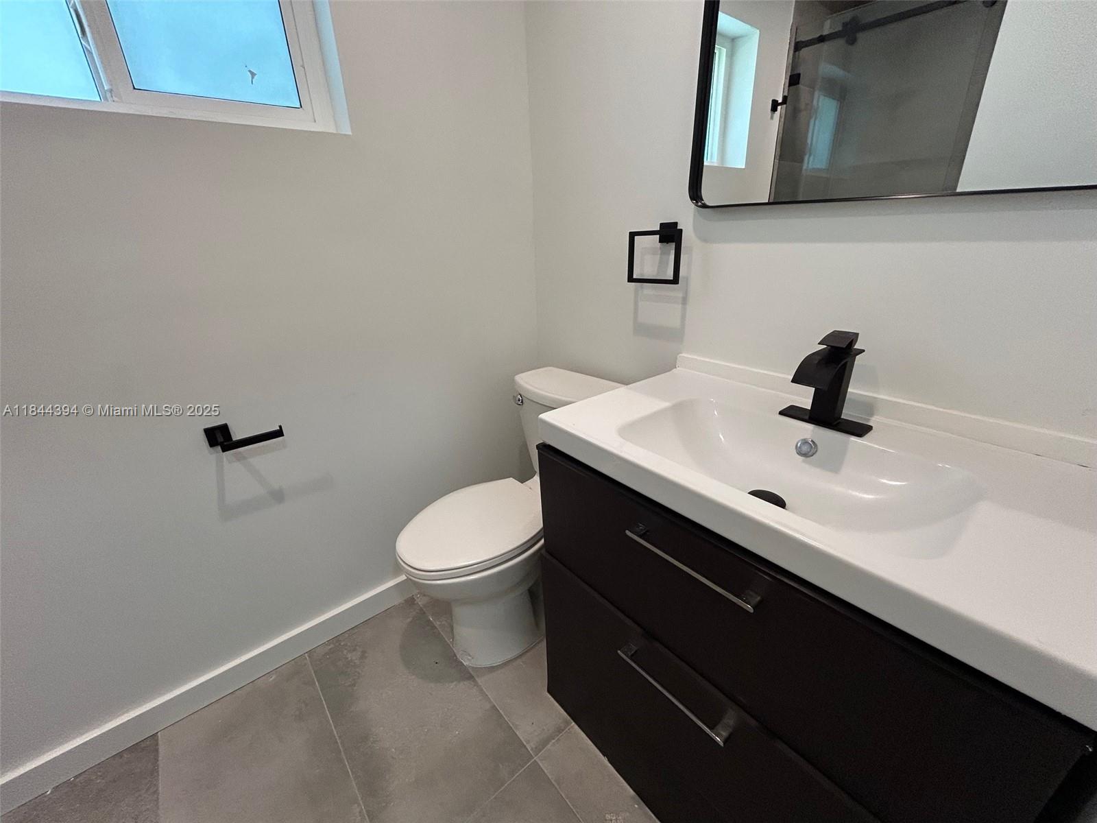HOLLYWOOD LITTLE RANCHES - Residential Lease