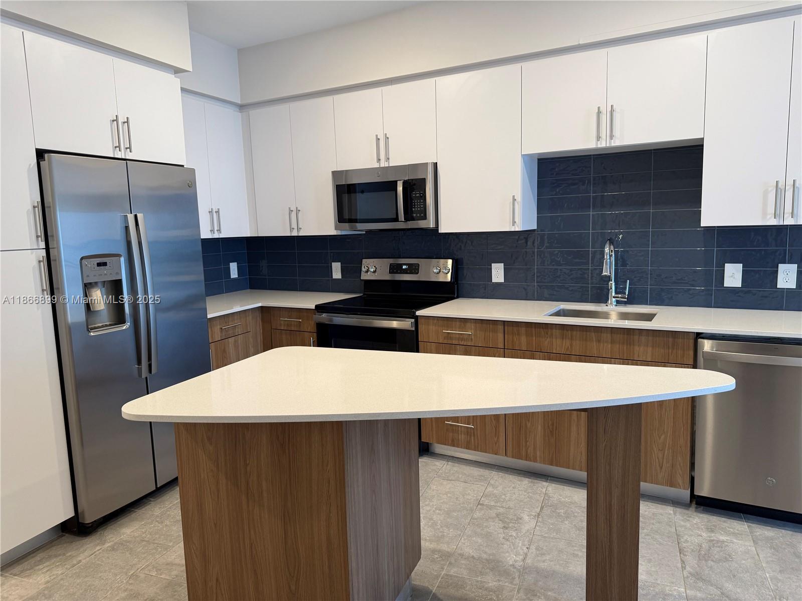 2275 W STATE ROAD 84 PLAT - Residential Lease