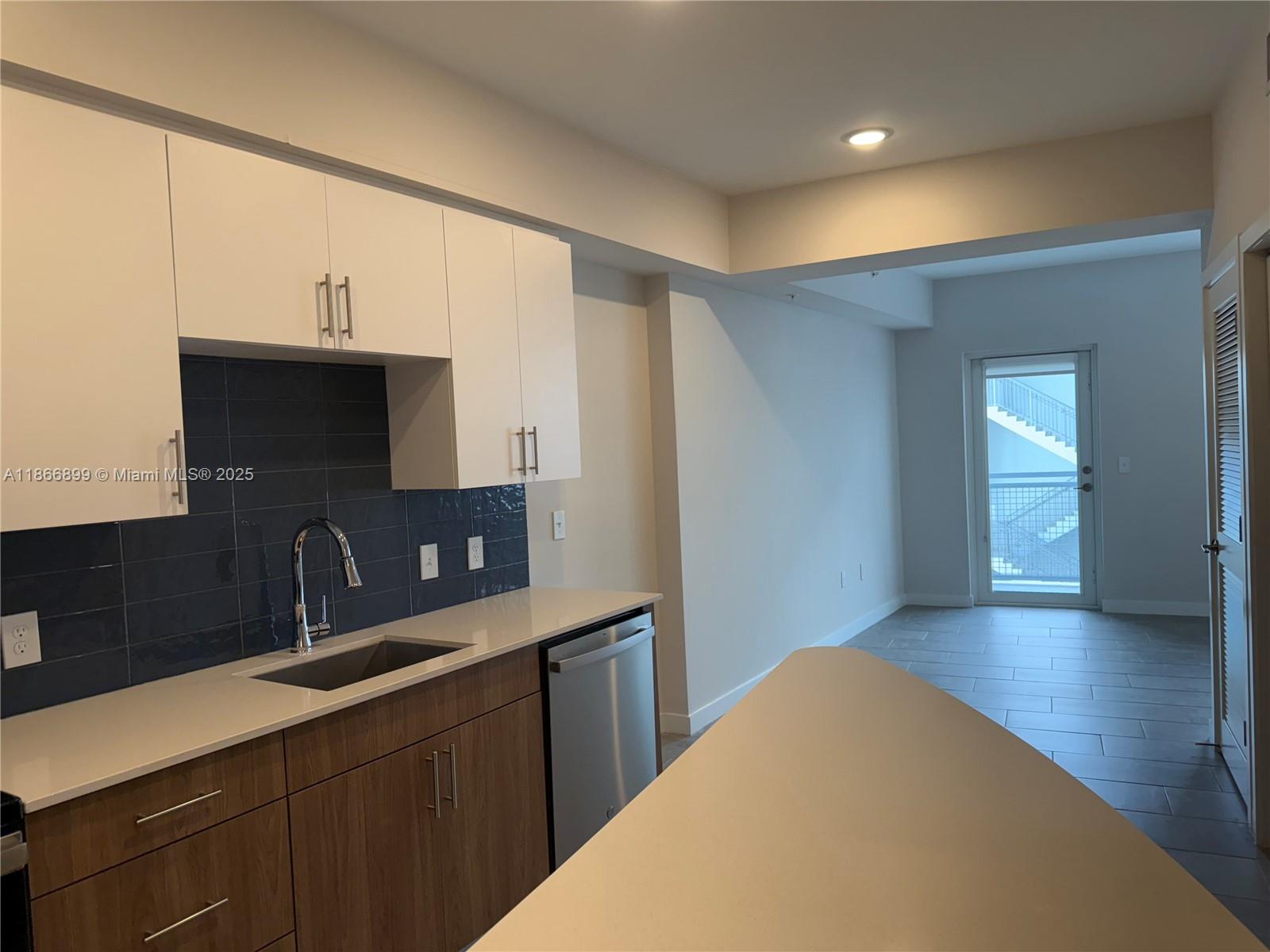 2275 W STATE ROAD 84 PLAT - Residential Lease
