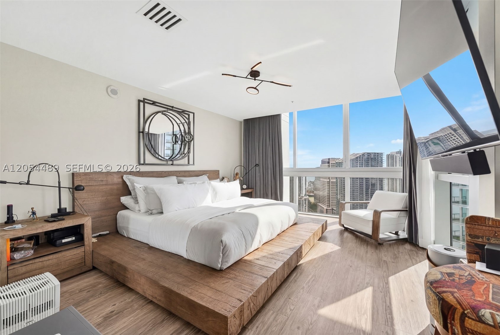 IVY CONDO - Residential
