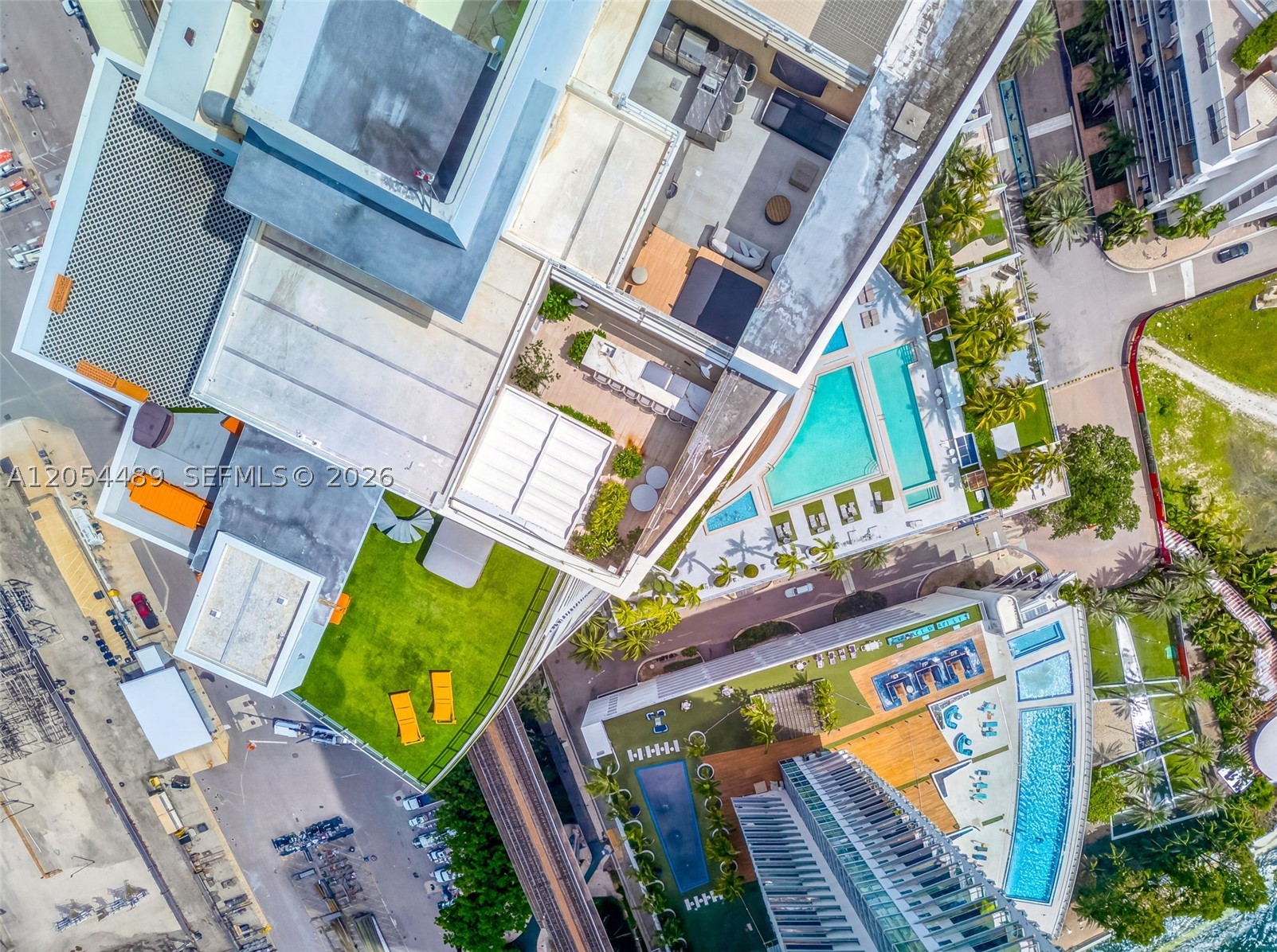 IVY CONDO - Residential