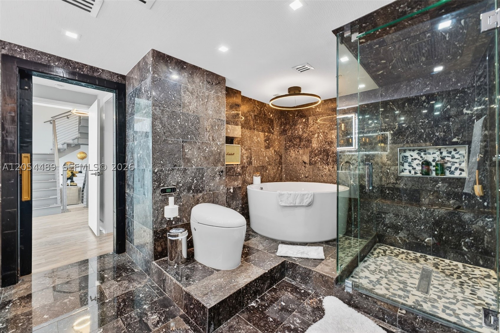 IVY CONDO - Residential
