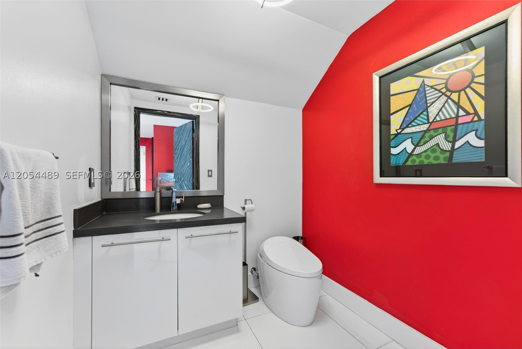 IVY CONDO - Residential