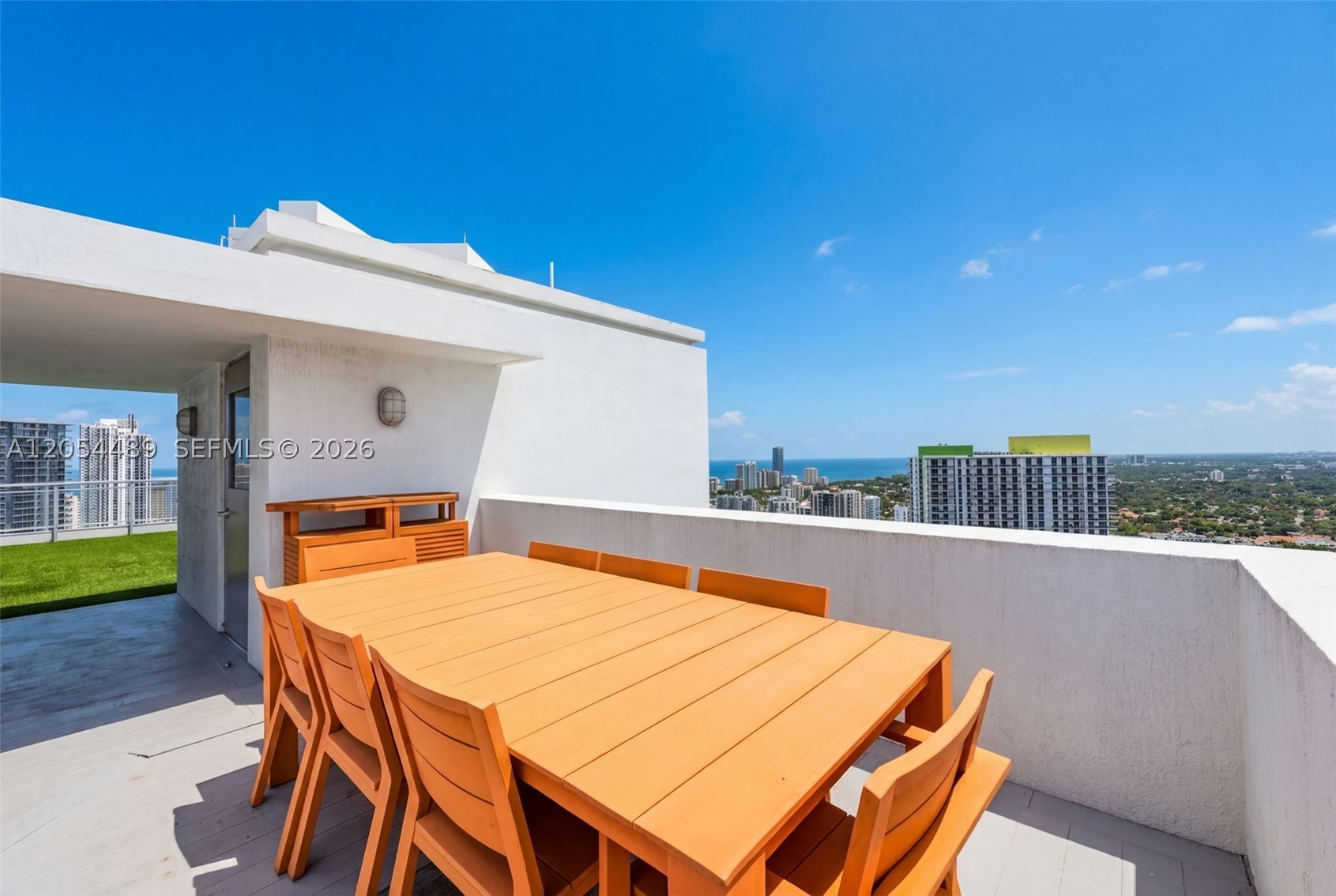 IVY CONDO - Residential