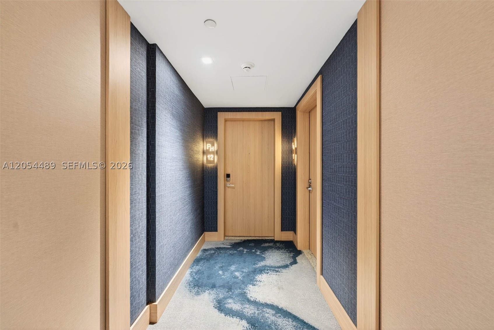 IVY CONDO - Residential