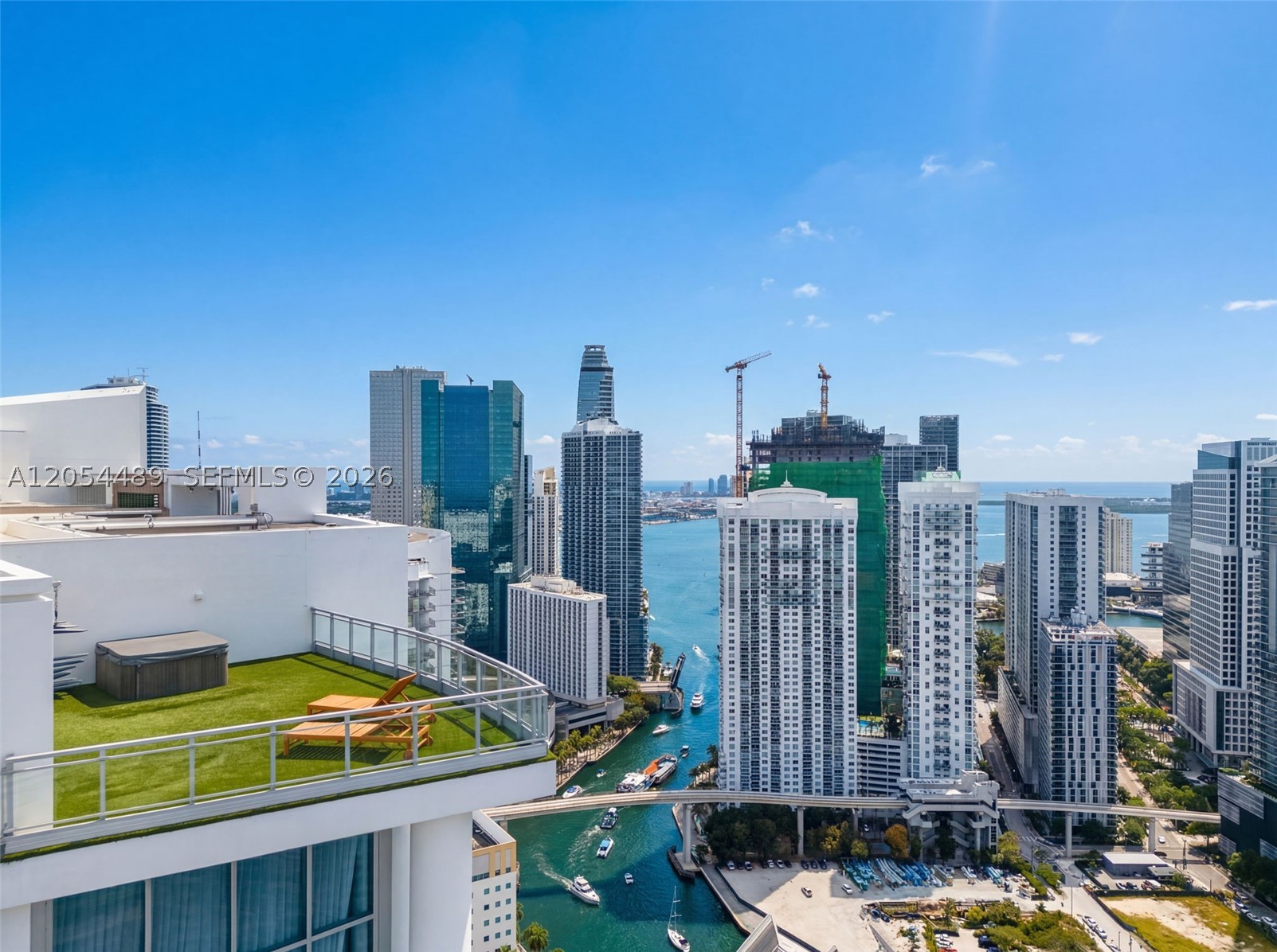 IVY CONDO - Residential